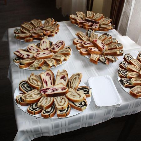 Apartmani Cizmesija Tkon Bagian luar foto