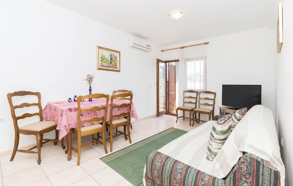 Apartmani Cizmesija Tkon Bagian luar foto