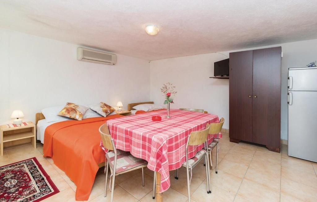 Apartmani Cizmesija Tkon Bagian luar foto