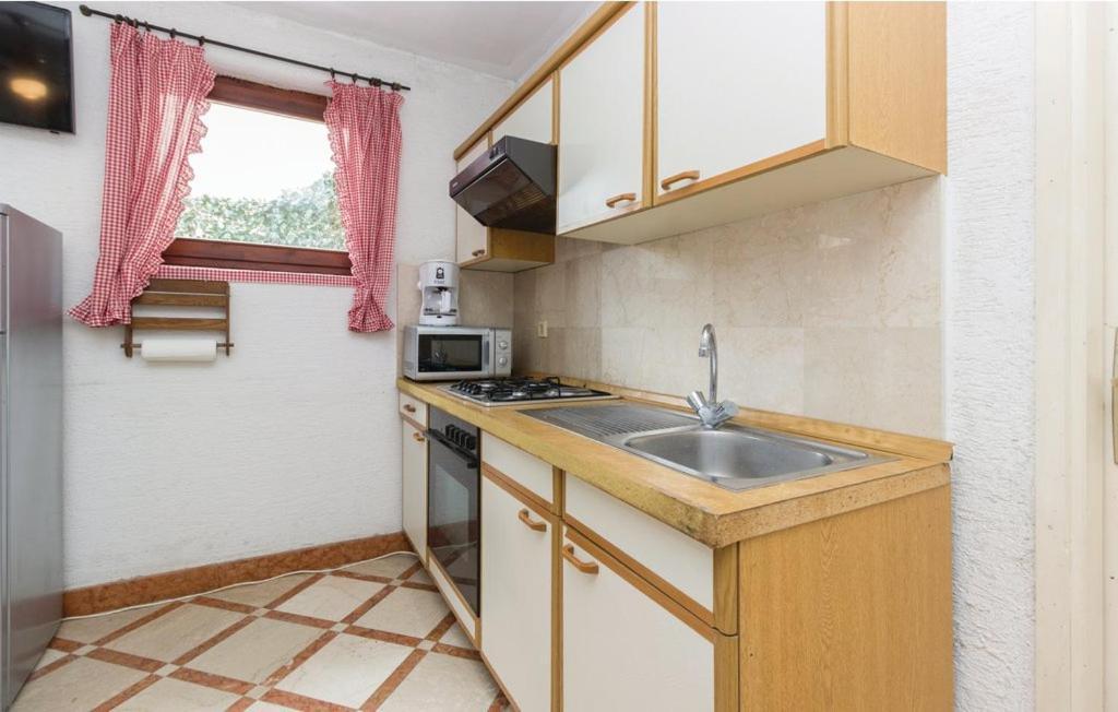 Apartmani Cizmesija Tkon Bagian luar foto