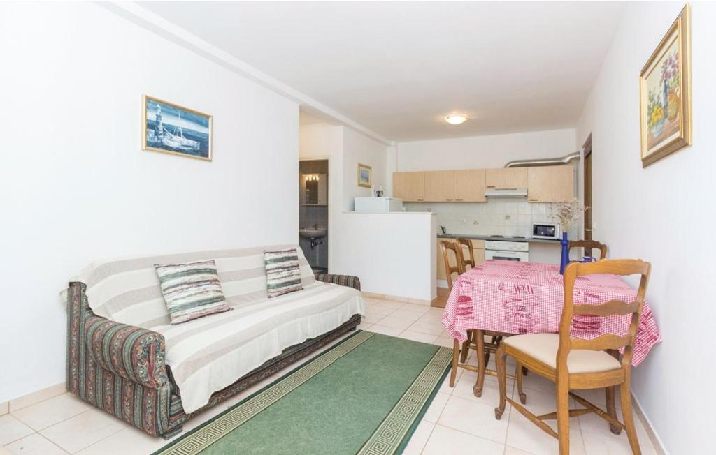 Apartmani Cizmesija Tkon Bagian luar foto